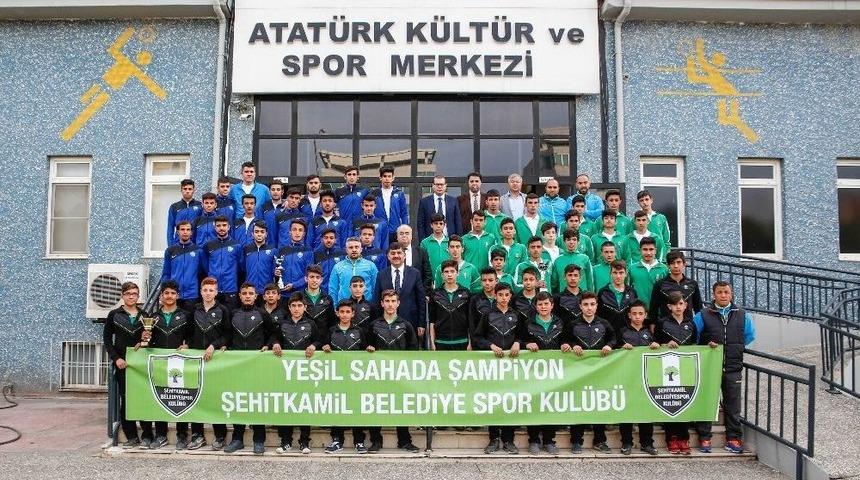 Başkan Fadıloğlu, Yeşil Sahanın Şampiyonlarıyla Buluştu