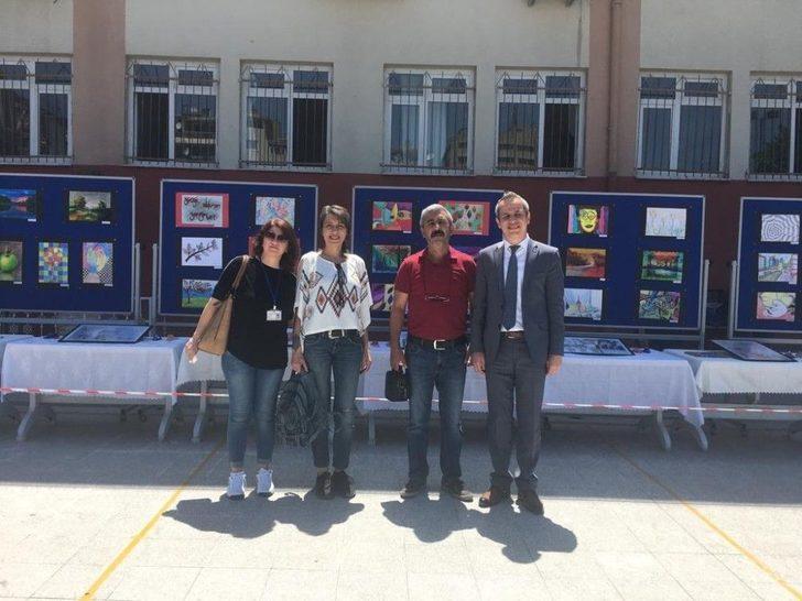 Şehitler Ortaokulundan Yılsonu Sergisi G2