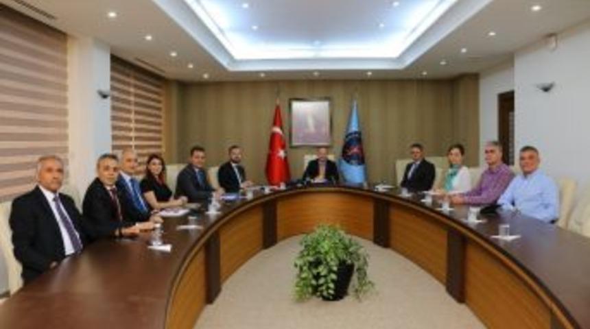Aü’de Değerlendirme Toplantısı