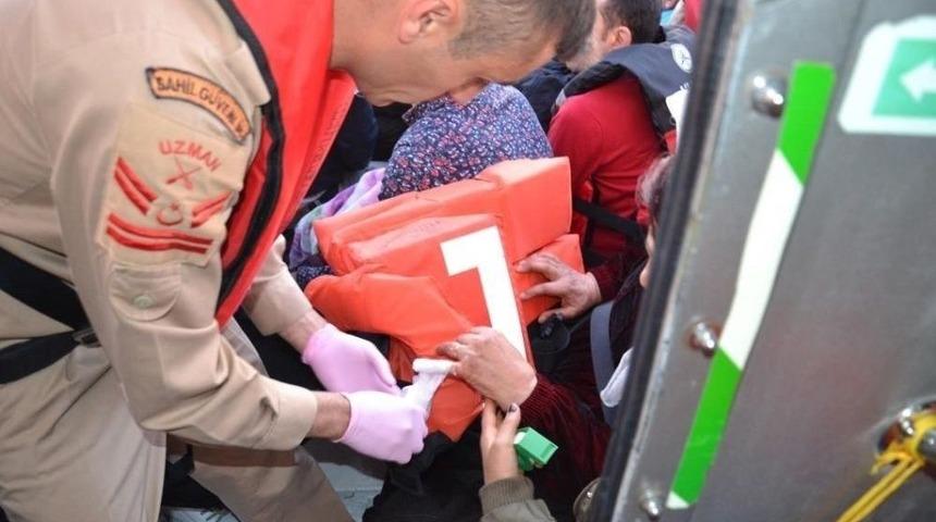 Yunanistan&rsquo;a Ge&ccedil;mek İsteyen 49 Ka&ccedil;ak G&ouml;&ccedil;men Yakalandı