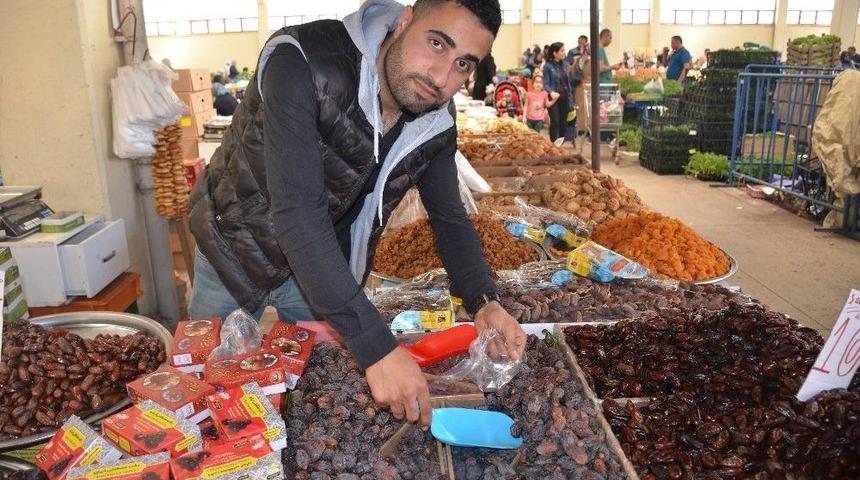 Ramazan &Ouml;ncesi Piyasada Hurma Bolluğu