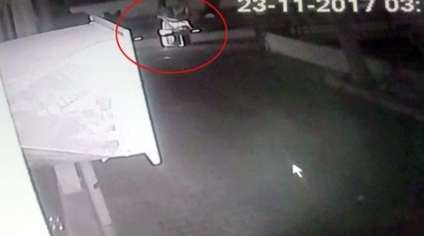 (&ouml;zel) &Ccedil;aldıkları Klimayı D&uuml;ş&uuml;r&uuml;nce Su&ccedil;&uuml;st&uuml; Yakalandılar