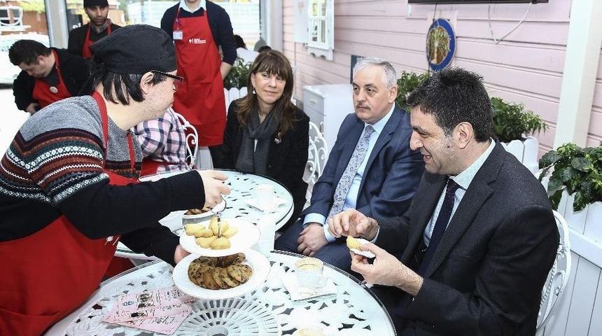 Down Sendromlu Meraklı Aş&ccedil;ılar Zahir Kafe&rsquo;de Buluştu