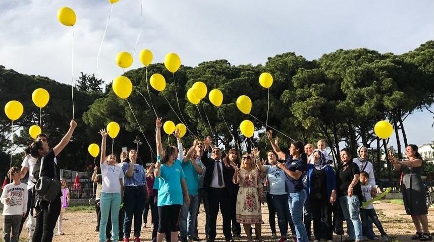 Sarı Balonlar G&ouml;ky&uuml;z&uuml;nde