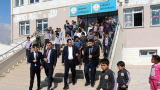 Muhtaç Öğrencilere Giyim Yardımı Yapıldı