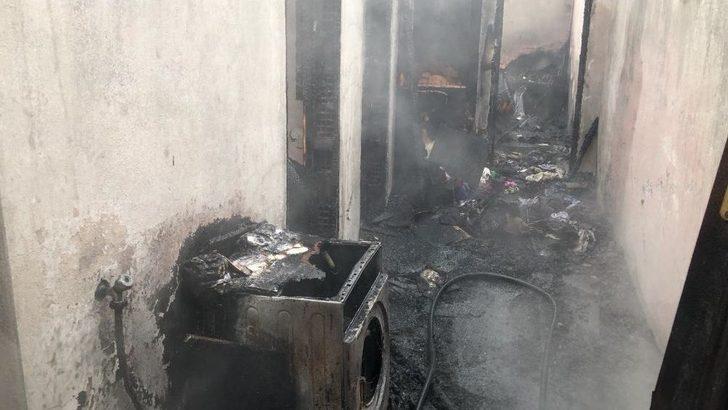 Pendik’te Üç Katlı Binada Yangın G4