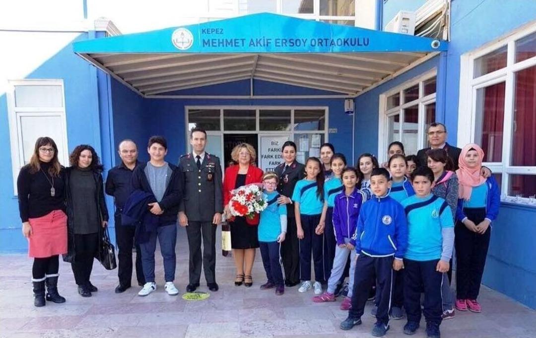 Jandarma, Şehitlerin &Ouml;ğretmen Eşlerini Unutmadı