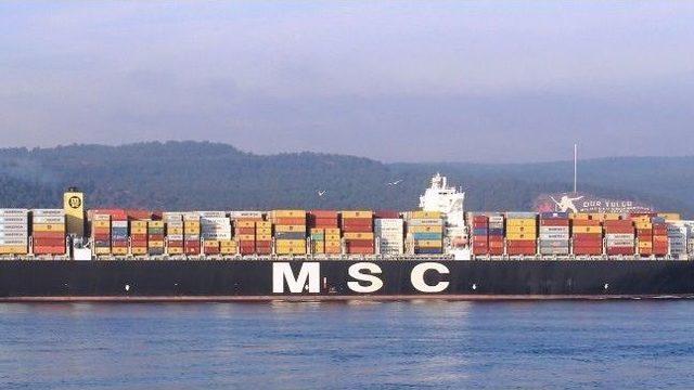 Dev Gemi Çanakkale Boğazı’ndan Geçti