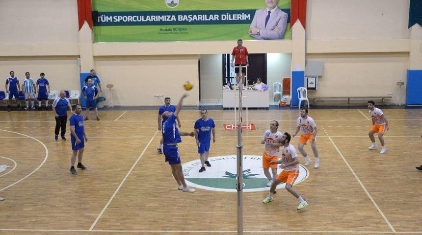 Osmangazi Belediye Personeli Filede Stres Attı