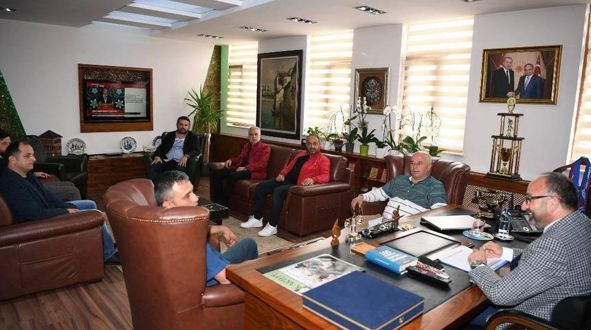 Başkan Üzülmez, Büyük Derbentspor’u Kabul Etti