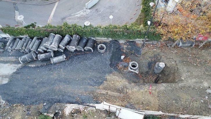 Yenibosna’da Bitmeyen Su Borusu Çalışması Vatandaşı Canından Bezdirdi G4