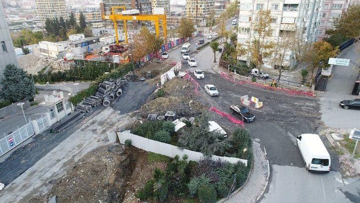 Yenibosna’da Bitmeyen Su Borusu Çalışması Vatandaşı Canından Bezdirdi G5