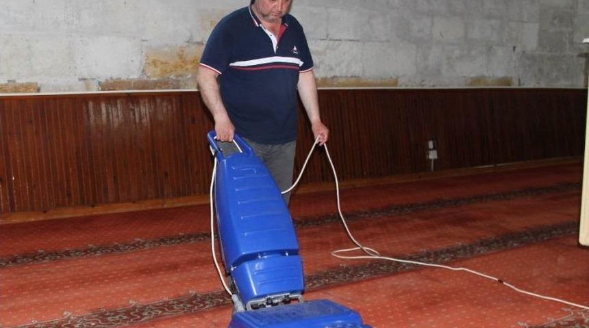 Tarihi Ulu Cami Ramazan Ayına Hazırlanıyor