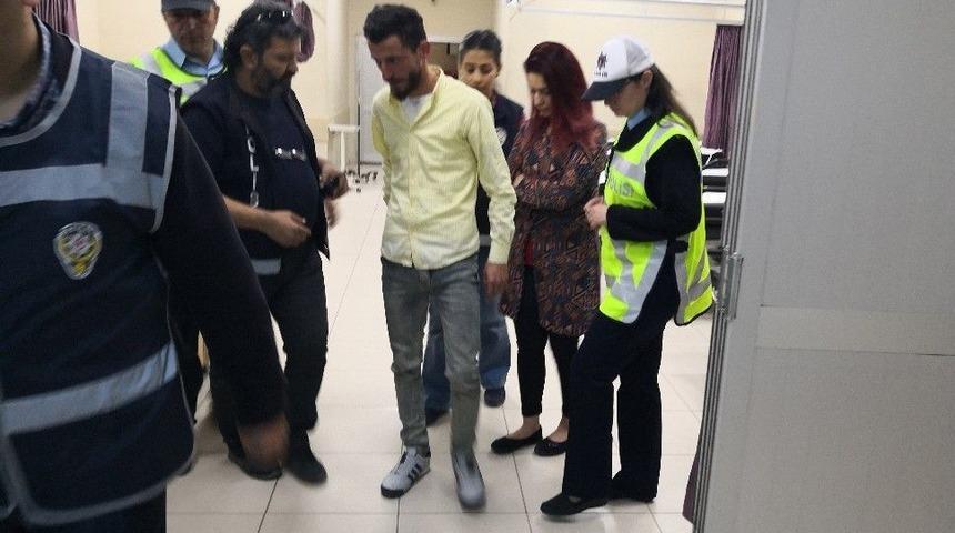 Otomobilin Hızını Sabitleyen S&uuml;r&uuml;c&uuml; Yolcu Koltuğuna Oturdu