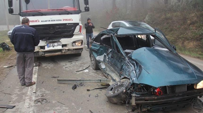 Hafriyat Kamyonu İle Otomobil Çarpıştı: 1 Yaralı