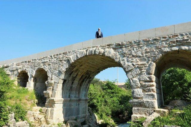 İki Bin Yıllık Taş Köprü, Eski Görünümüne Kavuştu