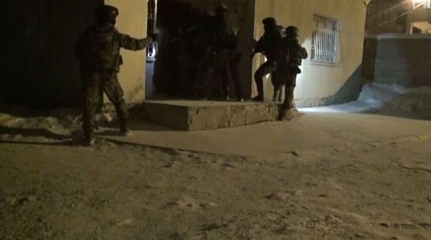 Van&rsquo;da Ter&ouml;r Operasyonu: 12 G&ouml;zaltı