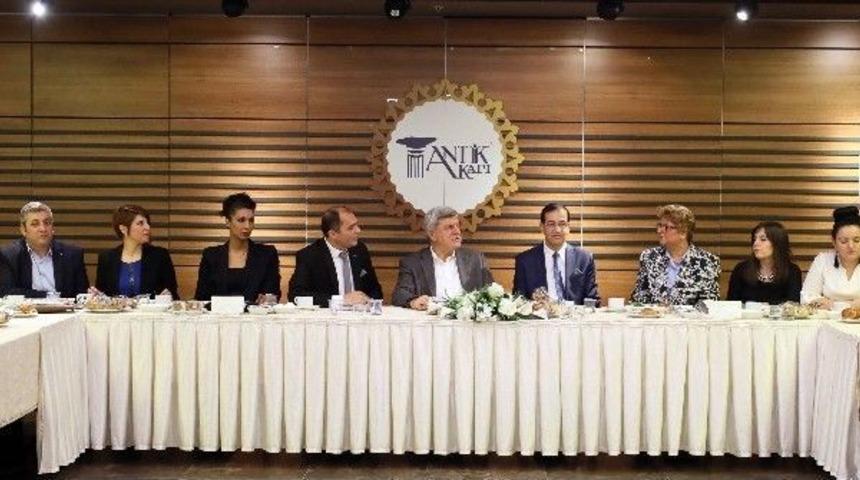 &Ouml;zel &Ouml;ğrenci Yurtlarının Sıkıntıları Konuşuldu