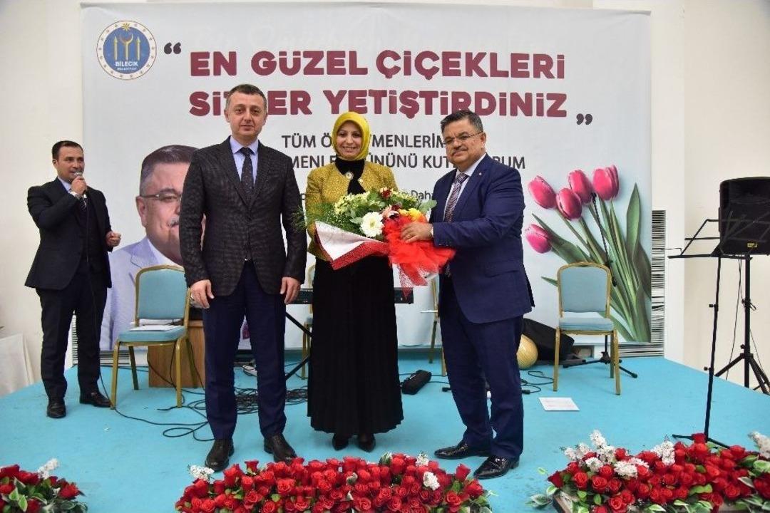 &Ouml;ğretmenler Akşam Yemeğinde Bir Araya Geldi