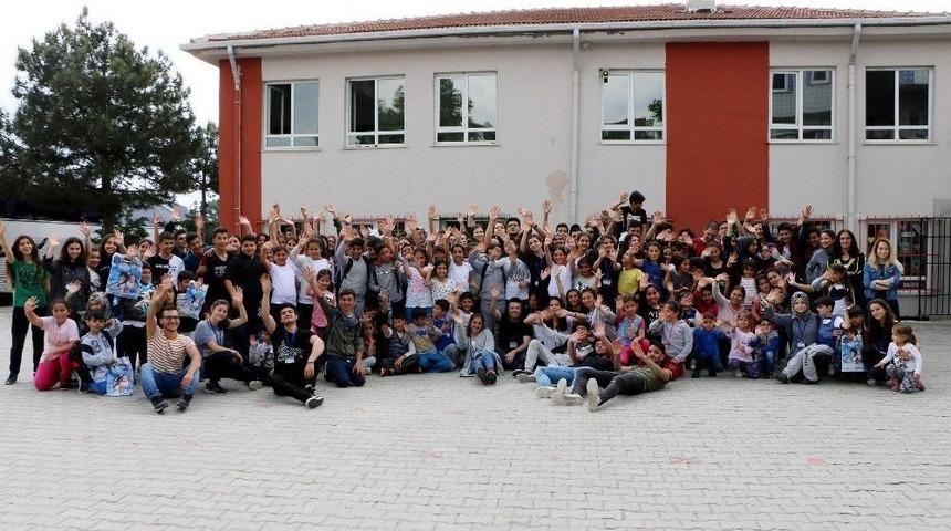 İhlas Koleji&rsquo;nin Umut Ağacı Kul&uuml;b&uuml;&rsquo;den, &Ccedil;orlu&rsquo;daki &Ouml;ğrencilere Yardım Eli