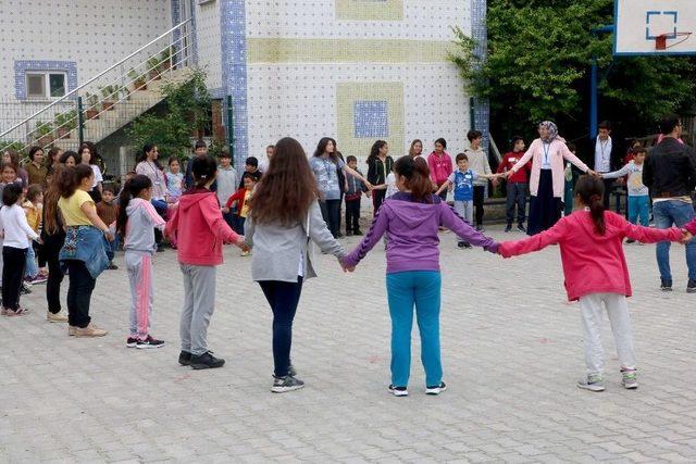 İhlas Koleji’nin Umut Ağacı Kulübü’den, Çorlu’daki Öğrencilere Yardım Eli