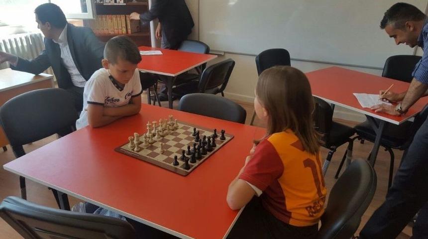 Pazarlar&rsquo;da Satran&ccedil; Turnuvası