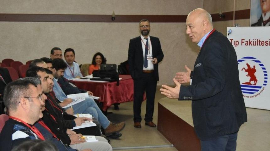 &Ccedil;ocuk &Uuml;rolojisine Dair Her Şey Bu Kursta Anlatıldı