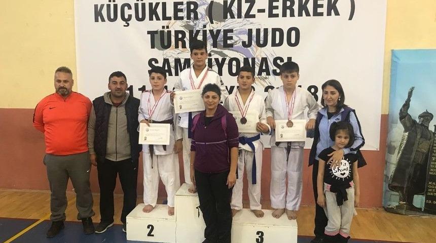 Sakaryalı Judoculardan Şampiyonaya Damga