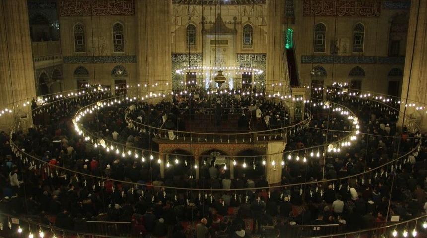 Regaip Kandili 2019: Üç ayların ilk knadili için resimli, uzun ve kısa kandil mesajları