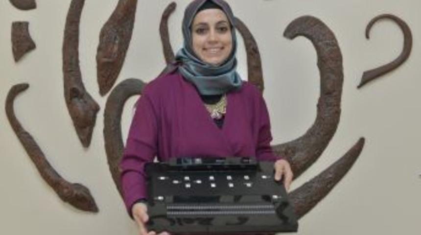 Km&uuml;&rsquo;l&uuml; Yrd. Do&ccedil;. Dr. Ayşe Eldem&rsquo;in &lsquo;&uuml;&ccedil;&uuml;nc&uuml; G&ouml;z&rsquo; Cihazına Birincilik &Ouml;d&uuml;l&uuml;