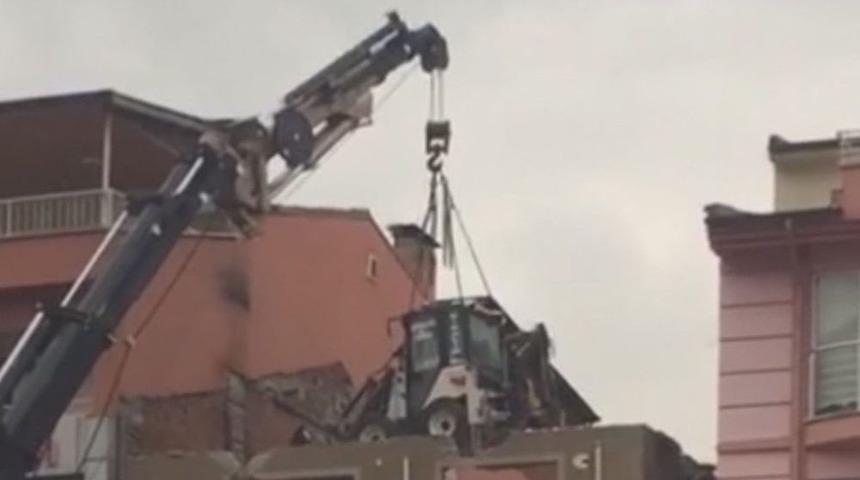 Kep&ccedil;eyi Yıkacağı Binanın &Uuml;st&uuml;ne Vin&ccedil; İle Yerleştirdiler