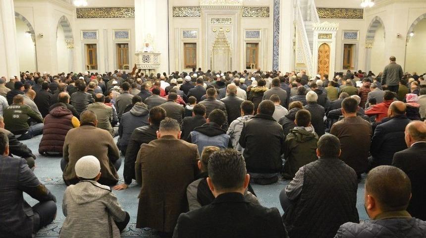 Kırıkkale&rsquo;de Camiler Doldu, Taştı