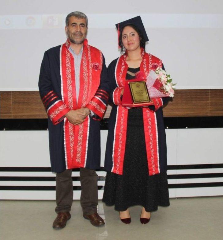 Erü Sanat Tarihi Bölümü’nde 68 Öğrenci Mezuniyet Sevinci Yaşadı G5