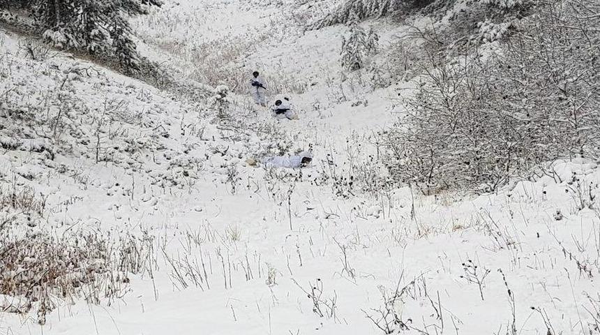 Komandolar Sarıkamış&rsquo;ta Dondurucu Havaya Rağmen Ter&ouml;ristlerin Peşinde