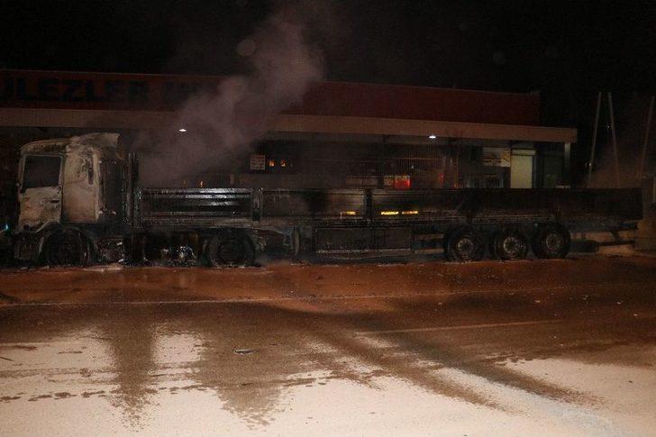 Yanan Tır’dan Canını Son Anda Kurtardı G2