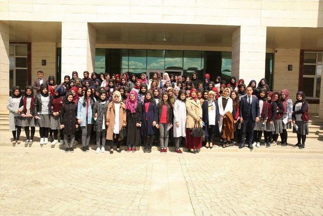 Sbmyo, Öğrencilere Bayburt Üniversitesi’ni Anlattı