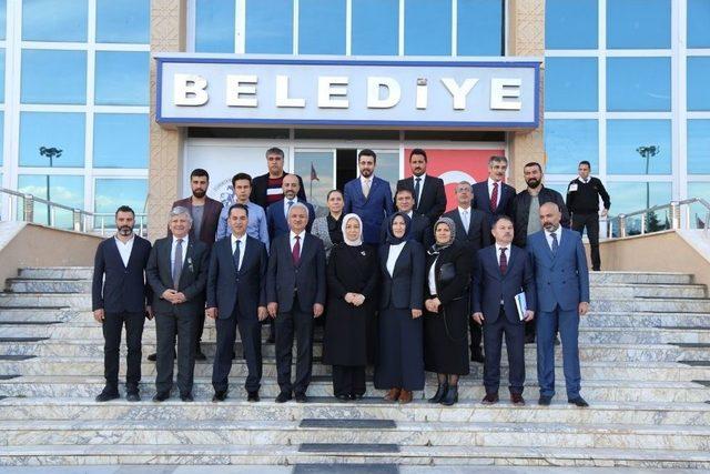 Milletvekili Öznur Çalık’tan Erzincan Belediyesine Ziyaret