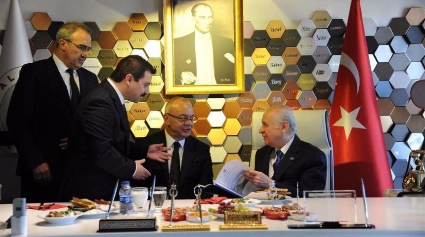 Mhp&rsquo;li &Ouml;zt&uuml;rk, Yerli Otomobil Raporunu Bah&ccedil;eli&rsquo;ye Sundu