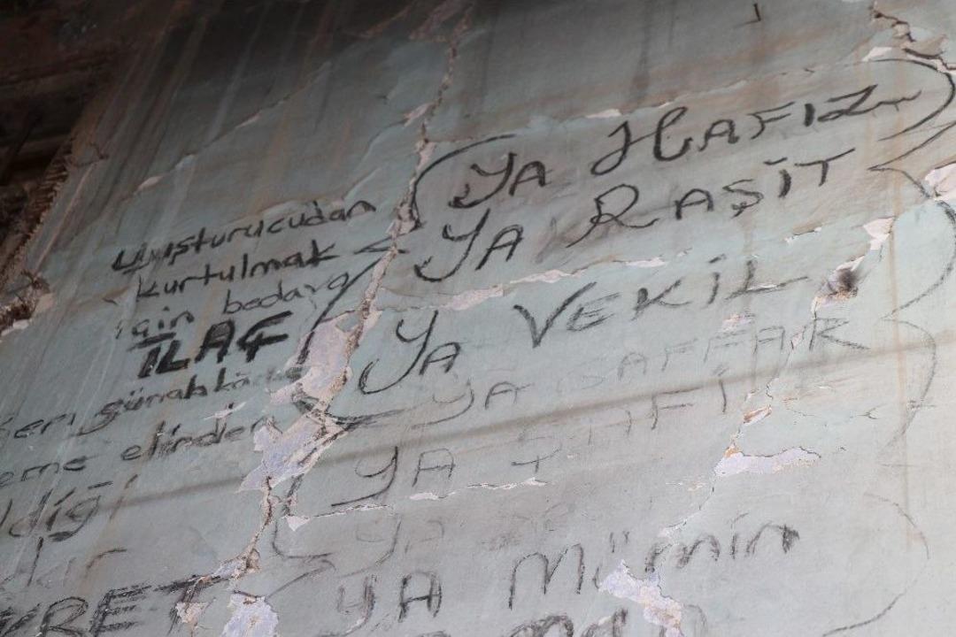 Metruk Evde Eroin Partisi Yapmışlar