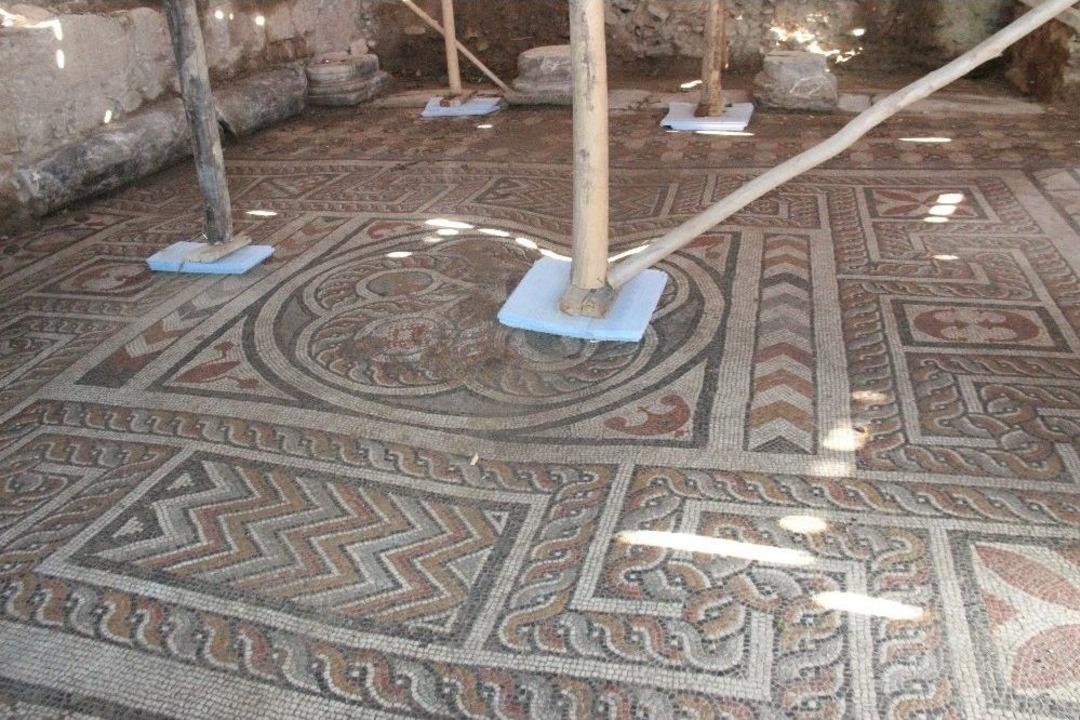 (&ouml;zel) Konya&rsquo;da Roma D&ouml;nemine Ait Antik Spor Salonunun &Uuml;st&uuml; Kapatılarak Koruma Altına Aldı