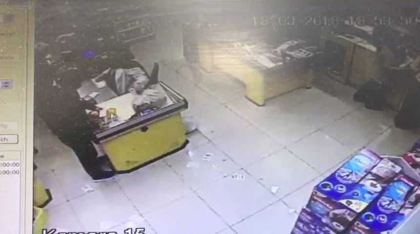 Bozuk Para Hırsızı Kamerada