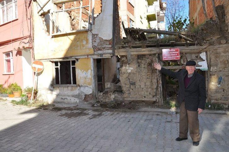 Metruk Evler Tehlike Saçıyor G2