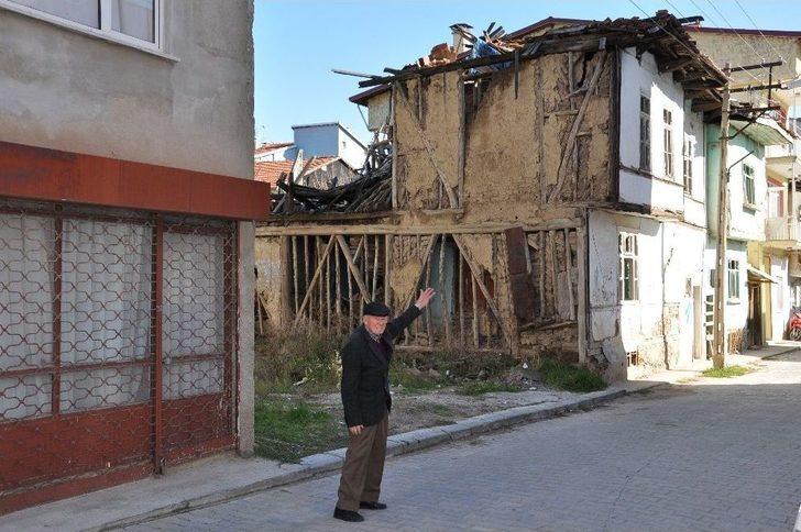 Metruk Evler Tehlike Saçıyor G5