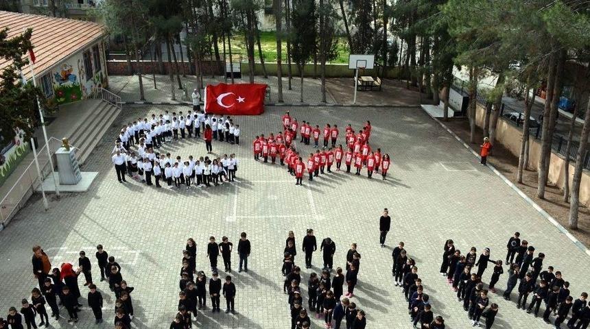 İlkokul &Ouml;ğrencilerinden Anlamlı Afrin Mesajı