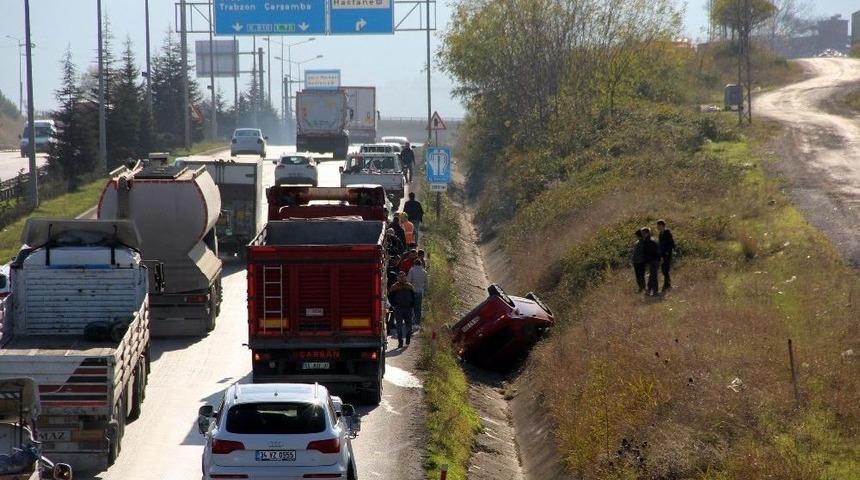 Samsun&rsquo;da Otomobil Takla Attı: 1 Yaralı
