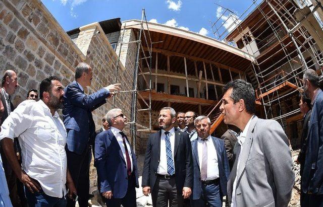 Başkan Okay’dan Mahalle Temsilcilerine Dulkadiroğlu Turu