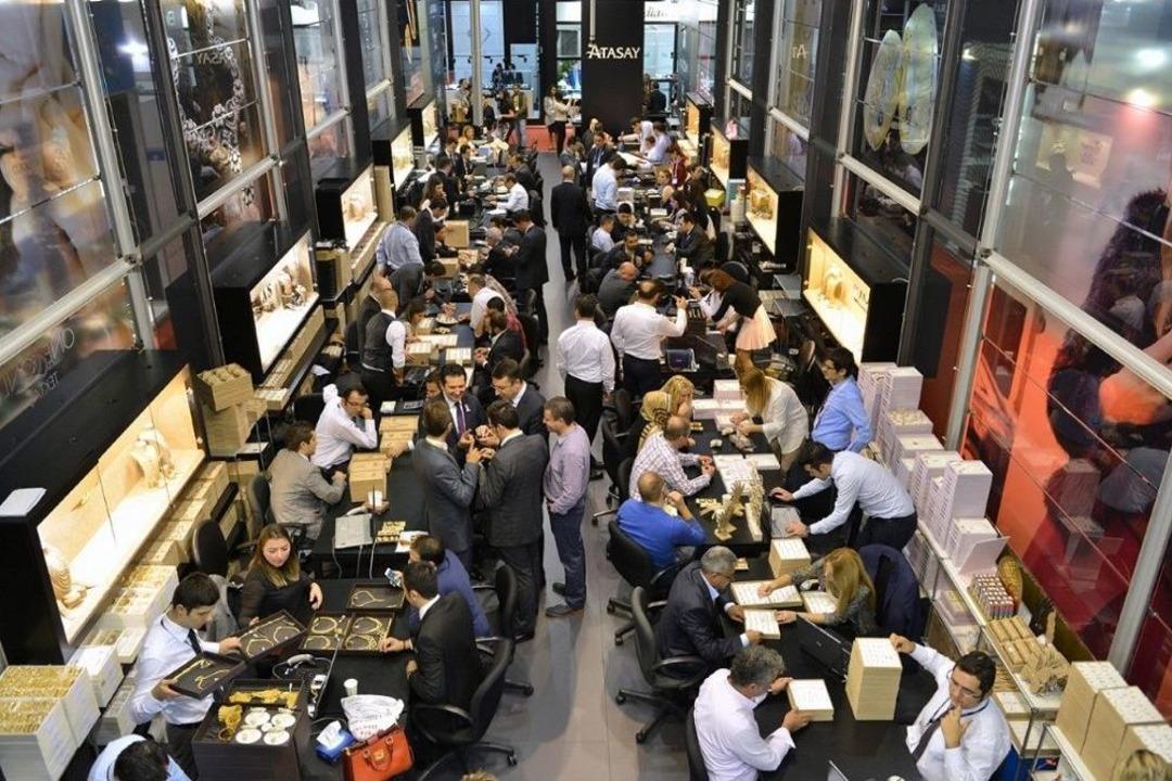 M&uuml;cevher Fuarında Milyonluk Pırlanta Y&uuml;z&uuml;k Ve 16 Bin Liralık Kasa Sergilendi