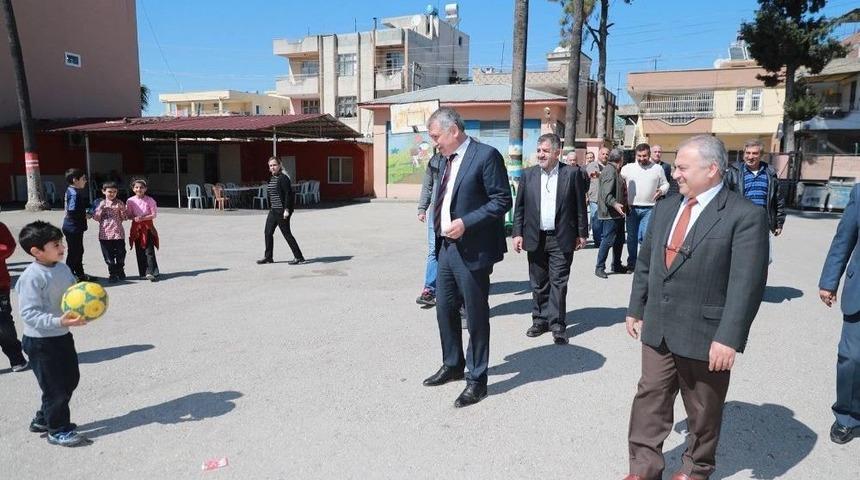 Karalar, Eğitime Başladığı Okulu Unutmadı