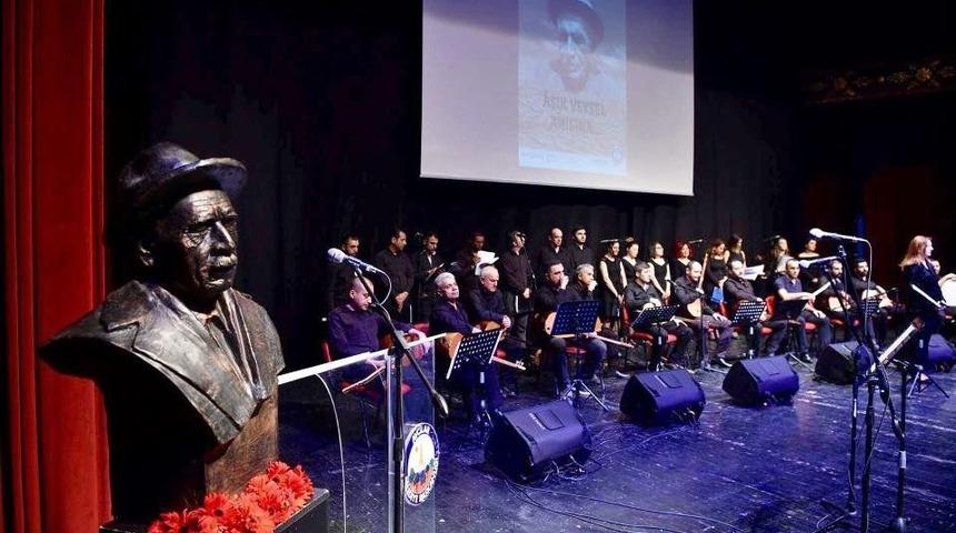 B&uuml;y&uuml;k Ozan Aşık Veysel, Avcılar&rsquo;da T&uuml;rk&uuml;lerle Anıldı