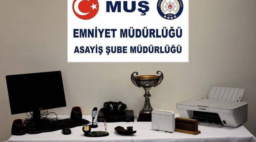 20 Bin Tl Değerindeki K&ouml;peği 3 Tl&rsquo;lik Tostla Kandırıp &Ccedil;aldı